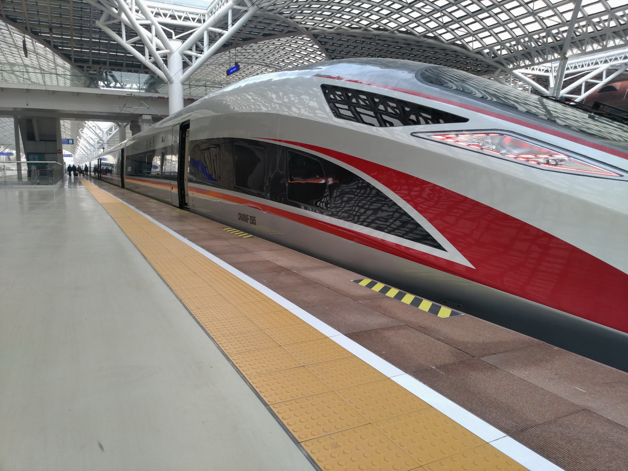 高鐵復(fù)興號.jpg 高鐵復(fù)興號.jpg