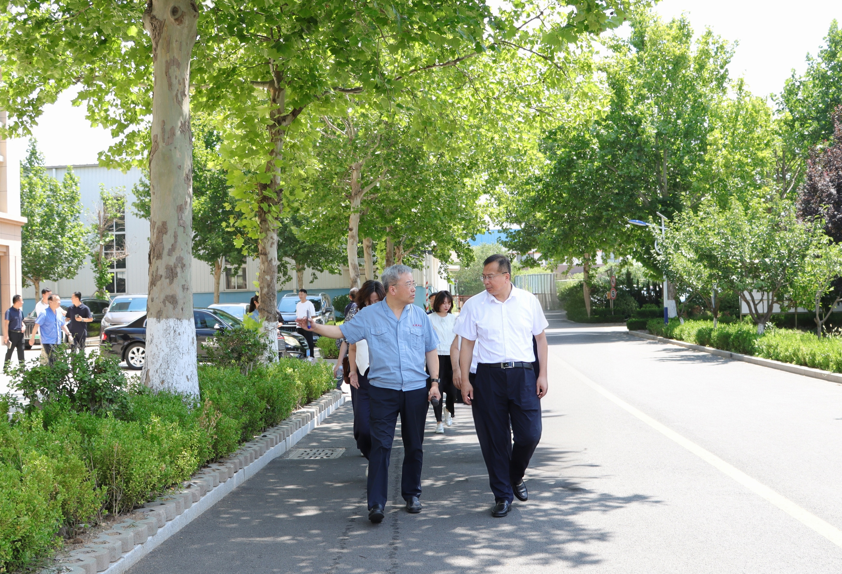 青島市科協(xié)黨組書(shū)記、主席王崇江一行 蒞臨青纜考察調(diào)研(圖1) 青島市科協(xié)黨組書(shū)記、主席王崇江一行 蒞臨青纜考察調(diào)研(圖1)